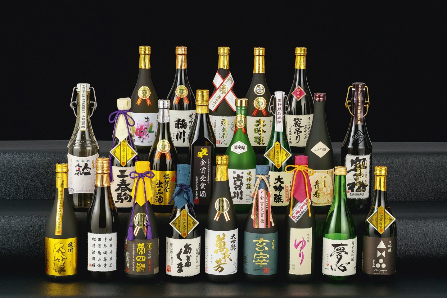 Các loại rượu sake dành Giải thưởng Vàng mùa sản xuất rượu sake 2016