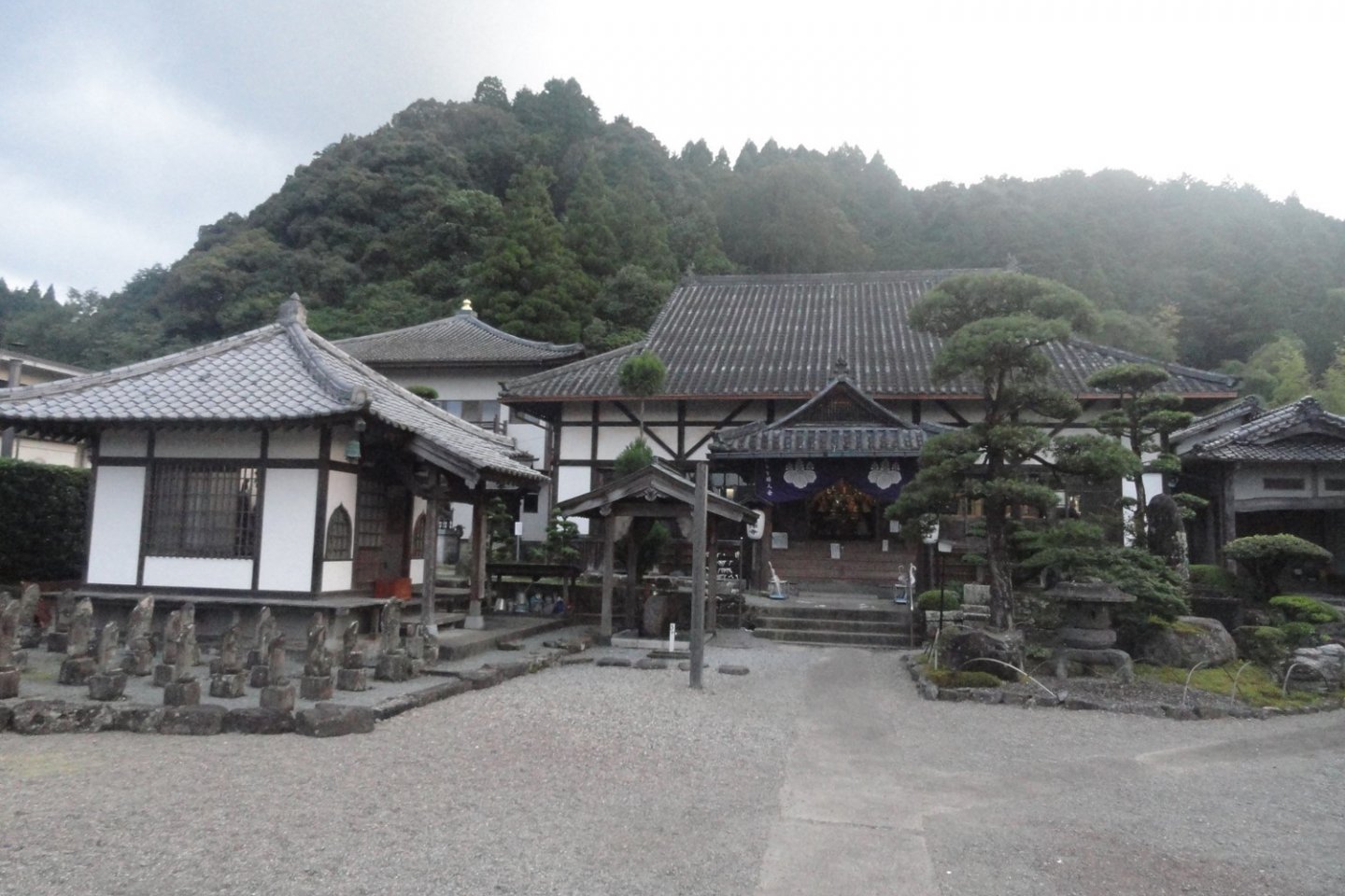 Edifício principal do Eikokuji de Hitoyoshi, uma construção de 1891 a partir do original de 1408