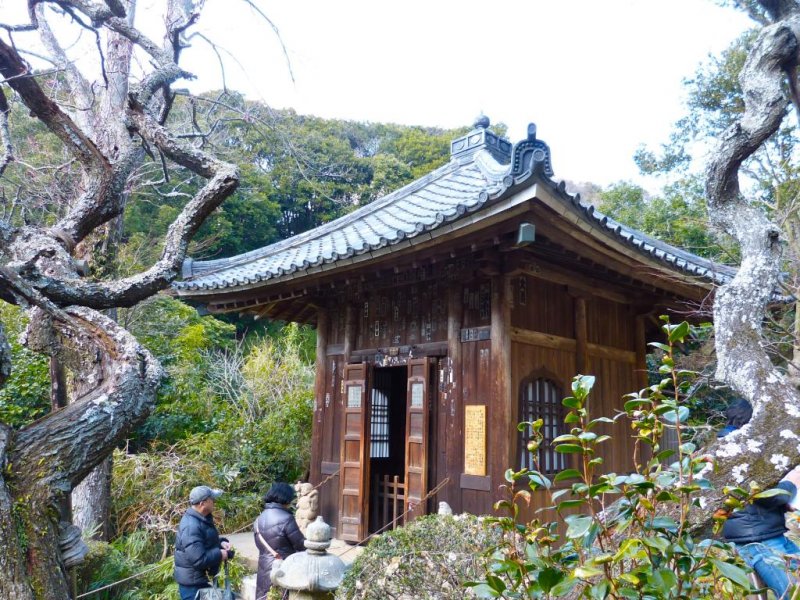 Small shelter for jizo statues (Jizo-do) near the rock garden