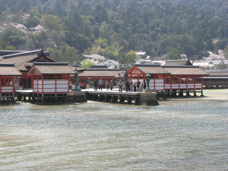 Вид храма Ицукусима с парома