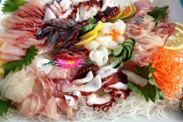 Delicious seafood and chicken platters, full of sashimi and huge whole cooked crab await you for lunch on board the boat, sink it with some non-alcoholic beer, Kirin beer or sake