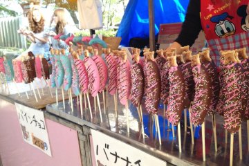 One of my favorite treates at any festival is chocolate covered bananas.