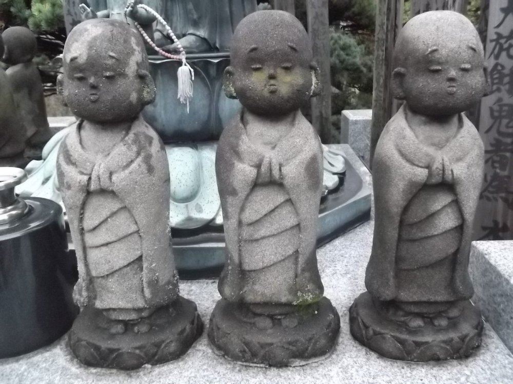 Unfussy, charming little statues