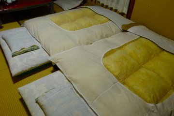 Futon bedding