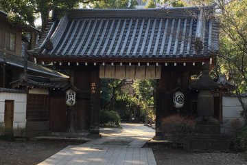 The entrance Honsenji Temple