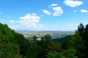 Ohira-san hill commands a view of the whole Kanto area