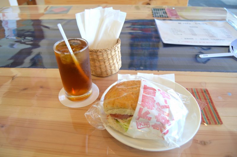 Fried trout burger and oolong tea