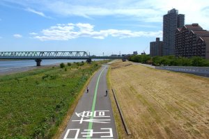 Đường nhựa để chạy / Đi xe đạp bên sông Arakawa