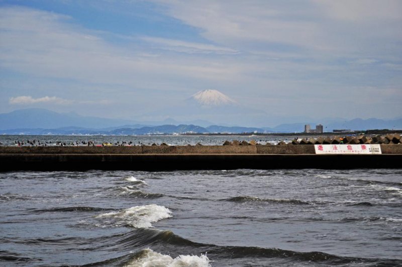 What better place to surf than one with a view of Mount Fuji