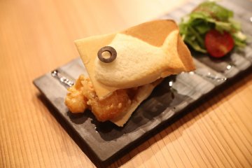 Prawn tempura sandwich (¥680)