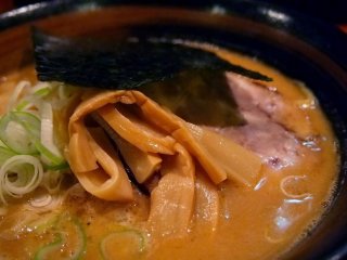 When ordering at a Hokkaido ramen shop, try their most famous dish – miso ramen.
