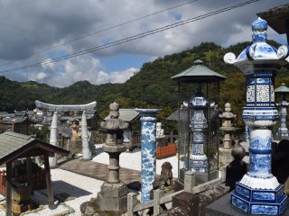 The striking blue and white of the pottery makes the shrine even more beautiful