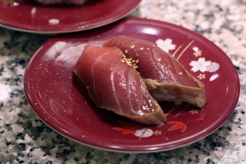 Featured here is zuke maguro (tuna soaked in soy sauce).