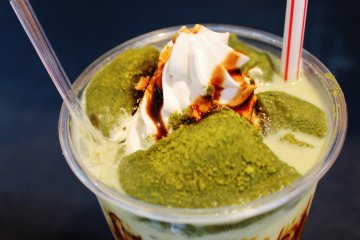 Green tea and warabimochi latte. A must try!