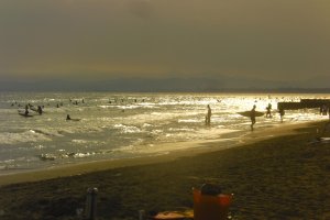 日没時のビーチ：他に類を見ない美しい日没ですね？
