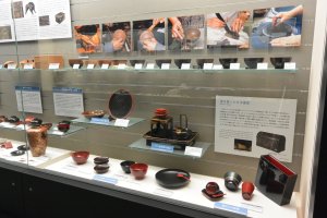 Lacquerware commodities on display