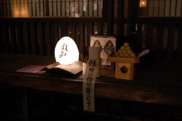 Tsukimidango is the food of the festival as it symbolizes the full moon.