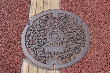 Manhole cover in Shiogama