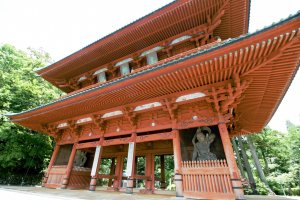 Daimon serves as one of the entrance landmarks to Koyasan