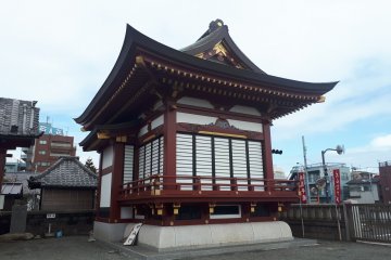 Temple structure at Haneda Shrine
