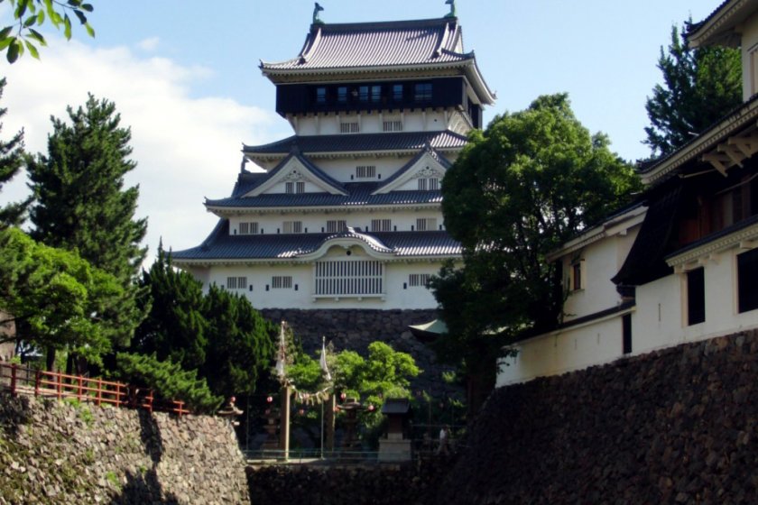 Kokura Castle from across the moat