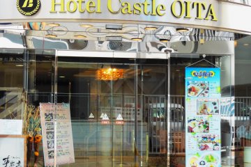 The bright entrance of Hotel Castle Oita