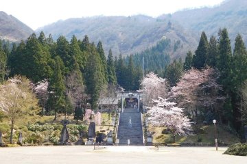 Hakkaisan Shrine