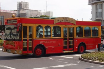 Matsue's Lake Line Bus