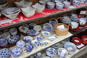 A few shops deal with Japanese tableware. Some of them are quite cheap and casual, and others are really nice and of high quality. Please try to find your own favorites.