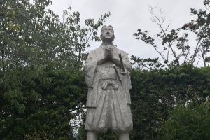 反乱軍のカリスマリーダー、天草四郎の像