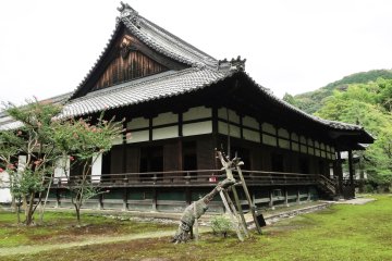 The front of Shoren-in temple
