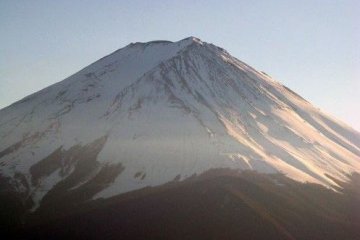 富士山披满落日余晖