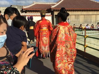 Beautiful details at the back of her kimono
