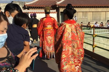 Beautiful details at the back of her kimono