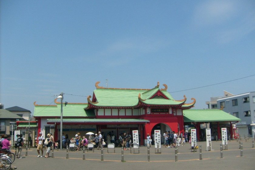 Katase-Enoshima station, terminus of the Odakyu line