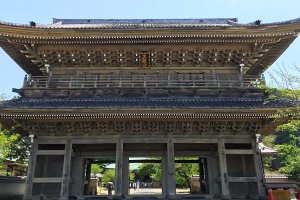 Komyo-ji's impressive gate