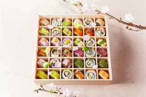 Ohanami Roll Sushi Bento (36 rolls, 12 varieties @ 4,900 yen)