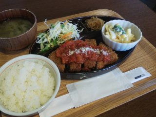 レストランの月替わりメニュー・ミラノカツレツ定食（900円）