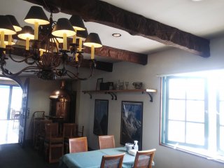 落ち着いた雰囲気のカフェ（2階）