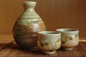 В керамике ценятся натуральные цвета и неровные фактуры