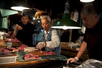 A few chunks of cut tuna. Traders use to cut it off to show the different qualities to its customers