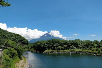 Озеро Сёдзико летом