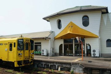 Tanushimaru Station is shaped like a kappa