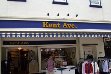 Kent Ave. fashion for men, A mainstay in the Motomachi area for decades.