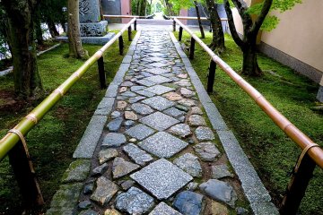 This beautiful walkway shows Koetsu's refined taste
