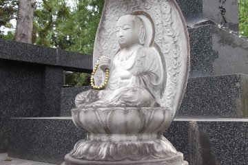 <p>One of many Buddhist statues</p>