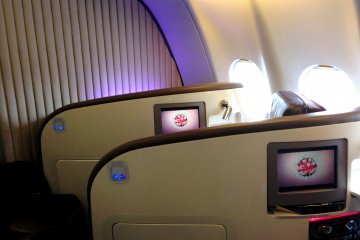 <p>The herringbone 1-1-1 configuration in the Upper Class cabin provides privacy and aisle access to all passengers on the Virgin Atlantic Airbus A340</p>