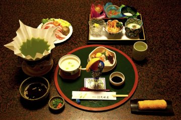 <p>อาหารค่ำญี่ปุ่นแบบหลากหลาย&nbsp;ที่นี่เรามีอาหารว่างและชาเขียวเรียกน้ำย่อย&nbsp;เนื้อหมูและผักที่ถูกเตรียมความพร้อม ไว้สำหรับชาบู&nbsp;อร่อยเลิศ!</p>