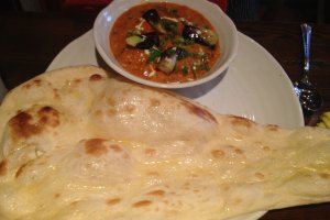 Mixed vegetable curry with naan