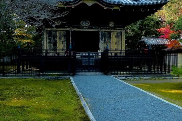 <p>Konchi-in&rsquo;s Tosho-gu Shrine</p>